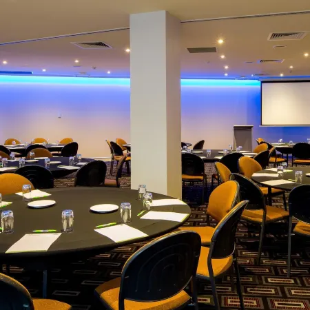 DoubleTree by Hilton Cairns