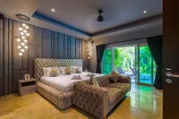 6 Bedroom Luxury Villa on Golf Course (PH125) Silpakorn University Phetchaburi IT Campus 주변 호텔