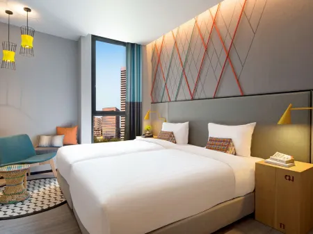 Ibis Styles Bangkok Sukhumvit Phra Khanong Отели рядом с достопримечательностью «A R Sutton & Co Engineers Siam»