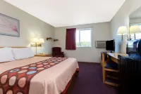 Super 8 by Wyndham Raton Hotels in Raton