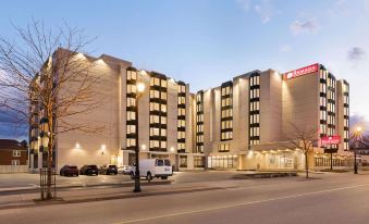 Ramada by Wyndham Niagara Falls Near the Falls