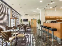 Hotel Mondo Hoteles cerca de Playa de Kasjuni
