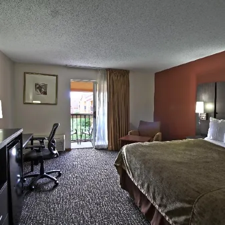 Chicago Club Inn & Suite