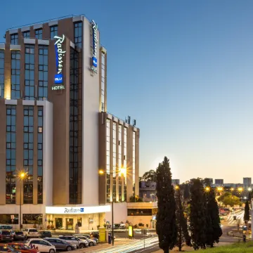 Radisson Blu Hotel, Lisbon Отели рядом с достопримечательностью «Оливайш»