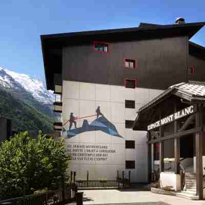 Chalet Hôtel le Prieuré & Spa - Chamonix Hotel Exterior