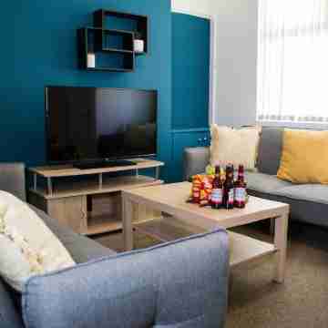 Entire Modern Liverpool Holiday Business Home Others