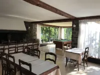 Hôtel la Vigneraie Hotels in Carros
