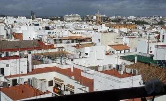 Studio in Sevilla, with Wonderful City View, Balcony and Wifi - 97 km