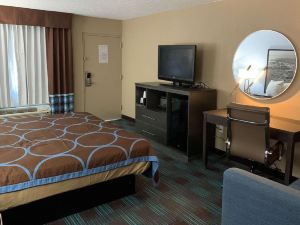 Super 8 by Wyndham Newport News