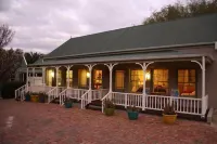 HouseMartin Lodge & Self Catering Hotels in De Rust