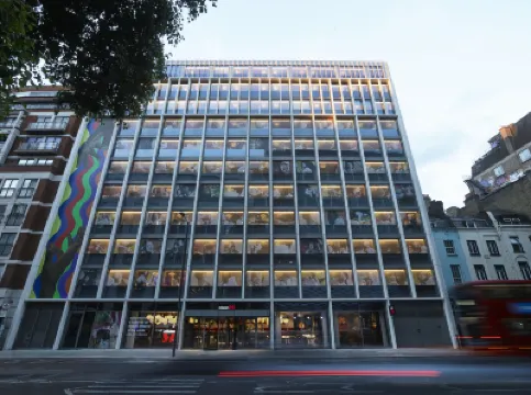 Citizenm London Victoria Station Hotels near Little Ben Clock