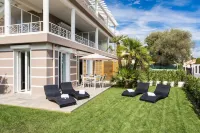 Villa Velvet Hotels in Villeneuve-Loubet