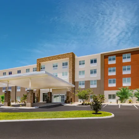 Holiday Inn Express & Suites Ruskin - Sun City by IHG