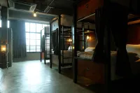 騎士臥房青年旅館和咖啡館