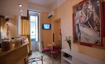 나폴리 여행 숙소 고민 끝! 피아짜 델 플레비시토 근처 아파트부터 B&B까지 꼼꼼 비교! 6. 실리치 호텔..