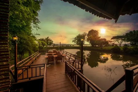 Kingfisher Ecolodge Отели в г. Champasack District