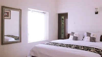 NDalem Joglo Krawitan Syariah Hotel dekat Vapenation uii