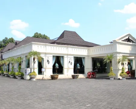 Cendana CoLiving Solo Baru Hotels in Baki