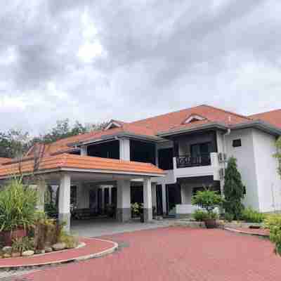 The Kandu Resort Hotel Exterior