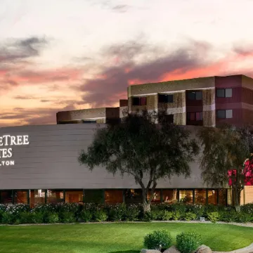 DoubleTree Suites by Hilton Phoenix