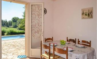 Nice Home in Savignac-Ledrier with Wifi, Private Swimming Pool and Outdoor Swimming Pool