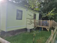 Glamping Hut - Sleeps 2, Hot Tub & Parking - Homestays