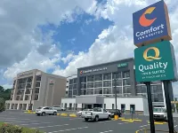 Comfort Inn & Quality Suites - Parkplatz