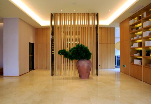 2. JI 호텔 전장..