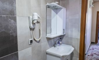 Midas Suit Otel - Housity
