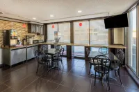 Super 8 by Wyndham Tulsa/Arpt/St Fairgrounds