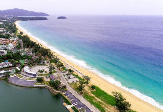 홀리데이 인 리조트 푸켓 카론 비치 바이 IHG