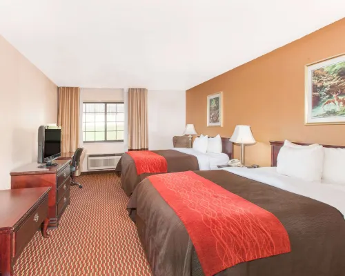 Quality Inn & Suites Oklahoma City North Hoteles cerca de Parque temático Frontier City