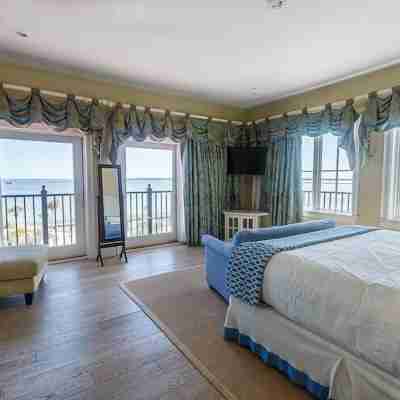 Harborside at Charleston Harbor Resort and Marina Rooms