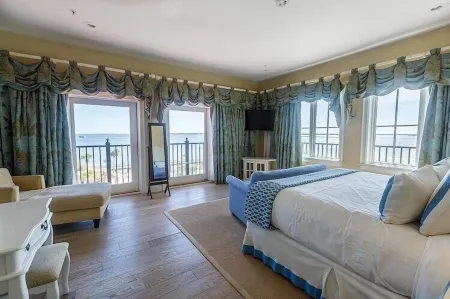 Harborside at Charleston Harbor Resort and Marina