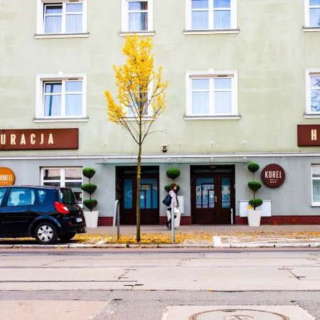 Hotel Korel Отели рядом с достопримечательностью «Вилда»