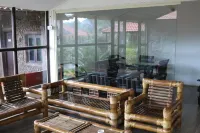 Shangri-La Jungle Village Resort Hotels in Sancordem VP