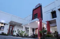 RedDoorz @ Pasangkayu Mamuju Utara Отели в г. 