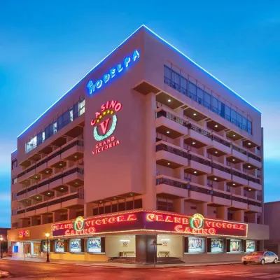 Hodelpa Centro Plaza Hotel dekat Monument to the Heroes of the Restoration