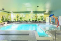 Days Inn by Wyndham Levis - Family