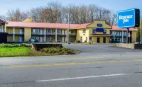 Relax Inn Hotel dekat Bucknell University