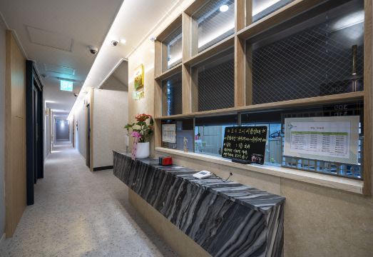 함안 Yaja 함안산인점