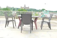 Hotel Shri Mahant Orchha 5 Mint Walking from Ram Raja Temple