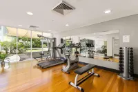 Quality Suites Pioneer Sands Hotels in Fairy Meadow