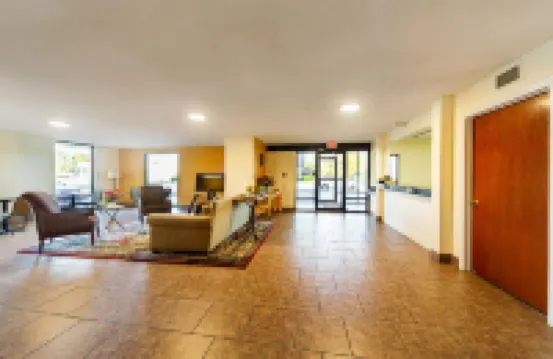 데이즈 인 바이 윈덤 애트모어