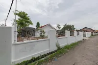 RedDoorz Syariah Near Alun Alun Ciledug Cirebon