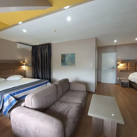 Hotel Midi-Zuid Отели рядом с достопримечательностью «Станция метро Sint-Katelijne»