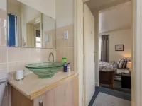 Crossways Hotels in Pickering