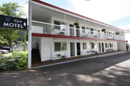 Harrison Spa Motel