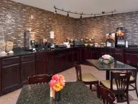 Douglas Inn & Suites Hotel a Cleveland