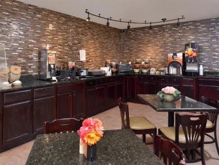 Douglas Inn & Suites